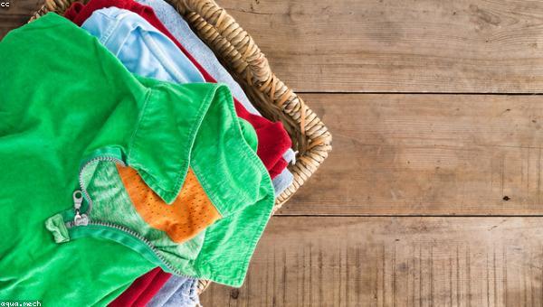 Folded laundry in a delivery bag